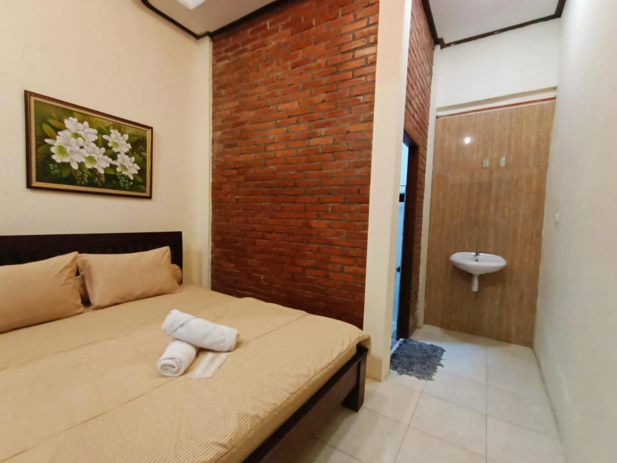 Rumah Kami Guest House Γιογκιακάρτα Εξωτερικό φωτογραφία