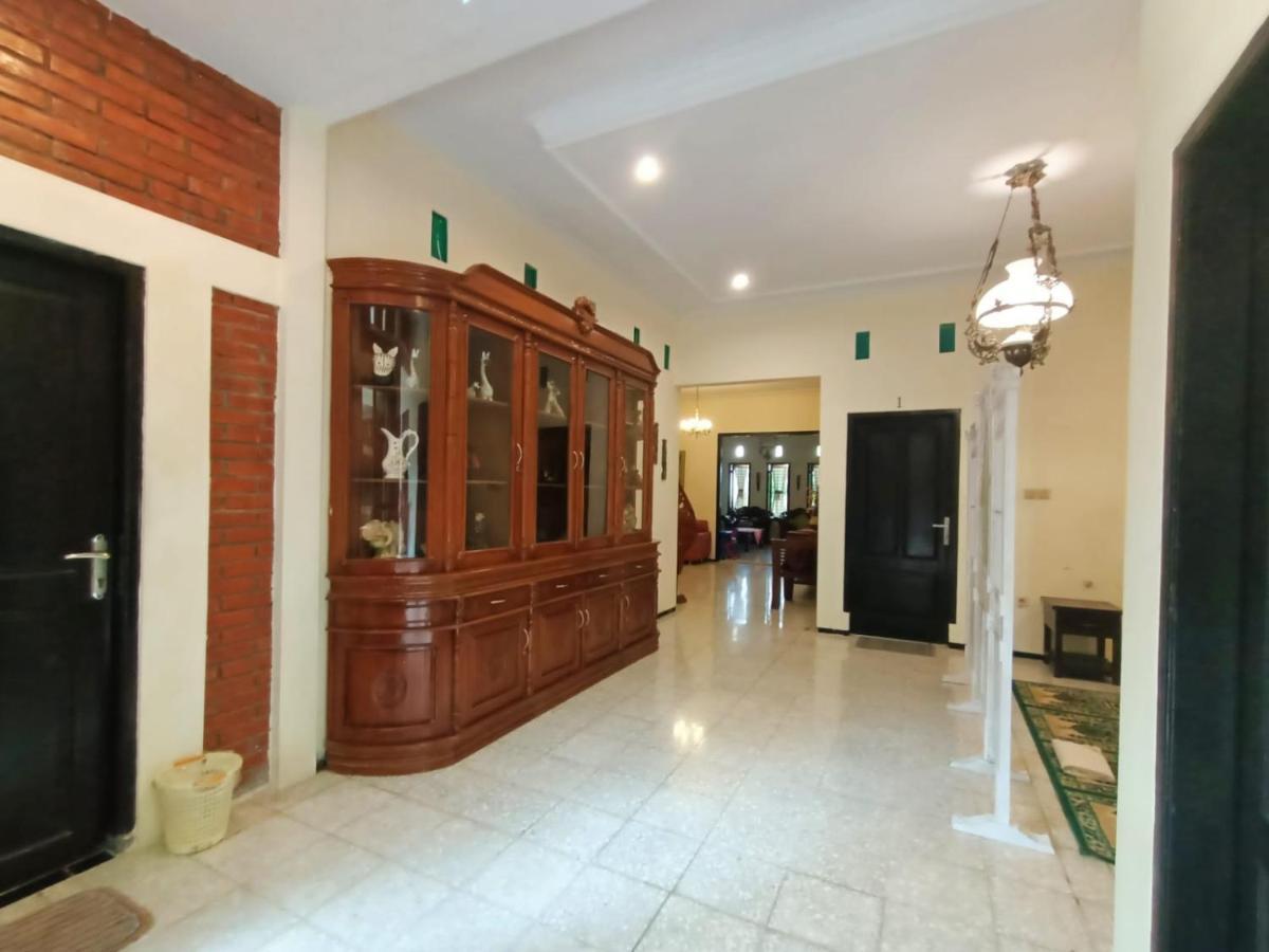 Rumah Kami Guest House Γιογκιακάρτα Εξωτερικό φωτογραφία