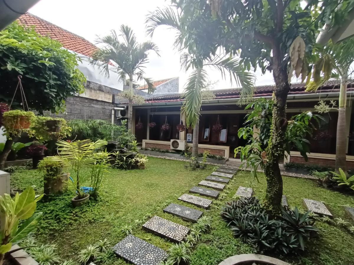 Rumah Kami Guest House Γιογκιακάρτα Εξωτερικό φωτογραφία