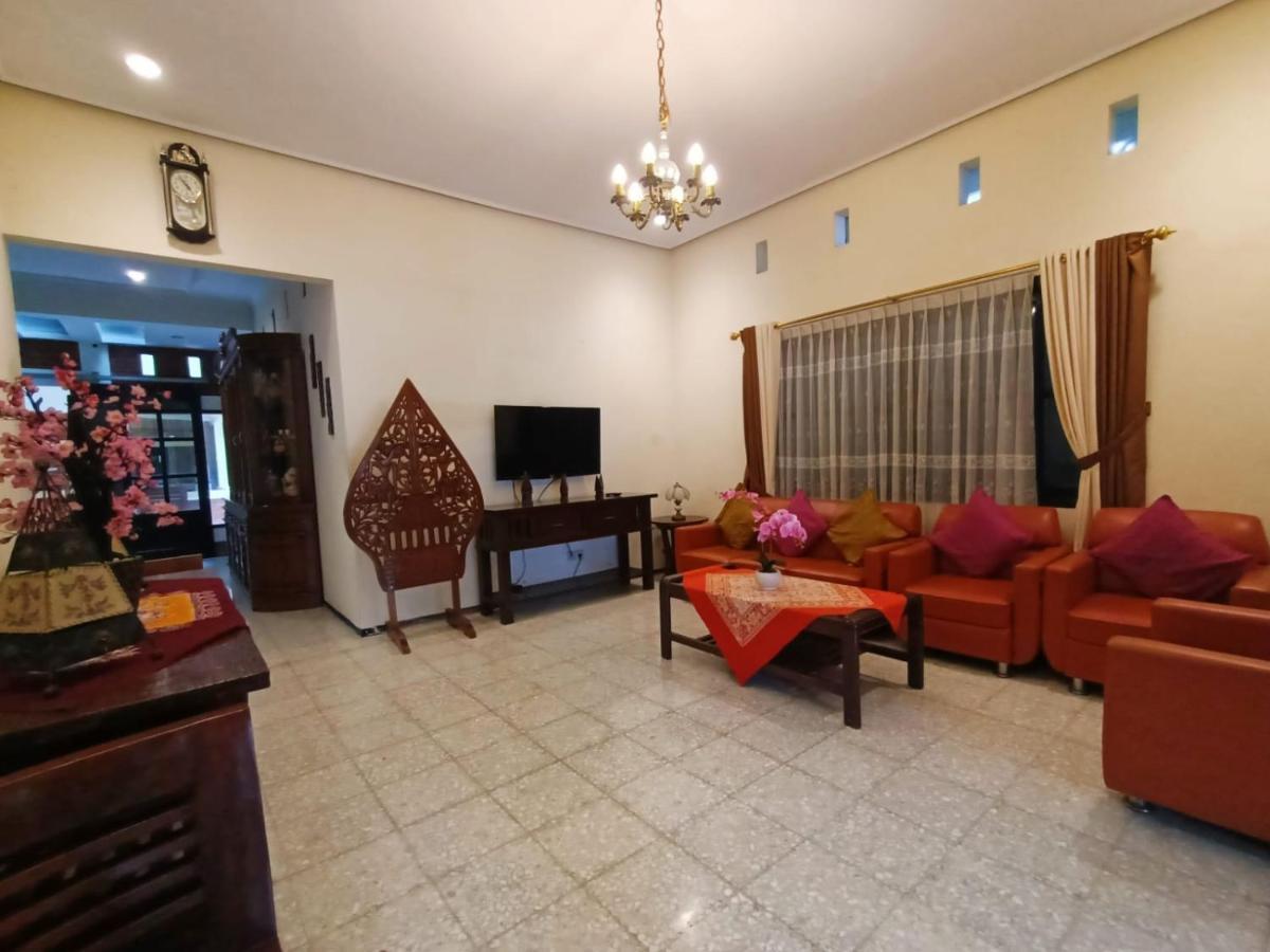 Rumah Kami Guest House Γιογκιακάρτα Εξωτερικό φωτογραφία